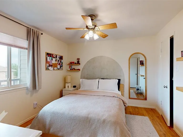 1901 Holleman Dr W #412 — Photo 14
