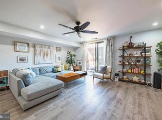 12 Hamilton Cir, Philadelphia, PA 19130