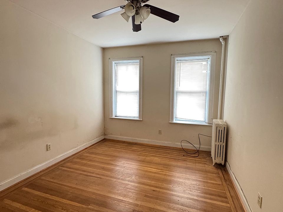 2nd image of 894 Kennedy Blvd #34