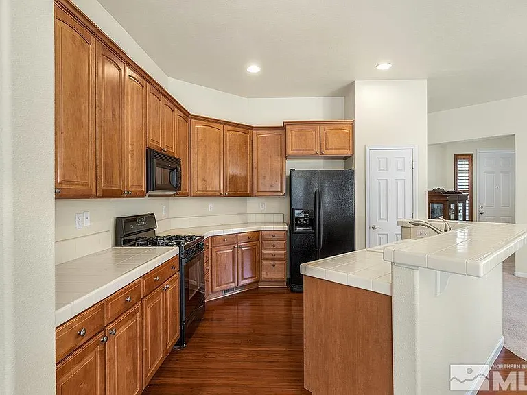 2815 Albazano Dr — Photo 2