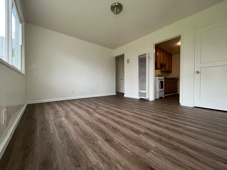 239 Armour Ave — Photo 1