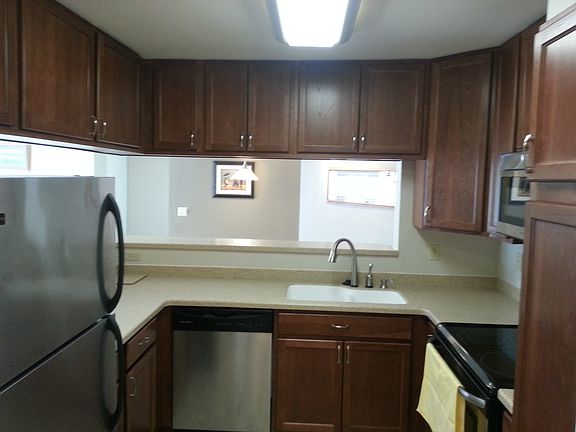 2nd image of 914 Harbor House Dr Unit 6