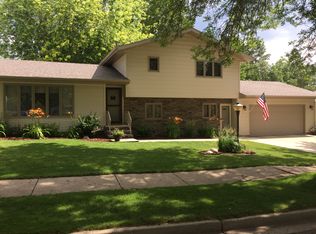 148 Redstone Dr, Bismarck, ND 58503