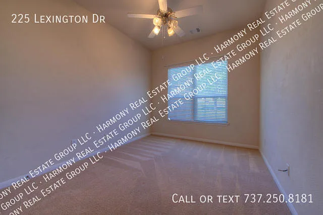 225 Lexington Dr — Photo 2