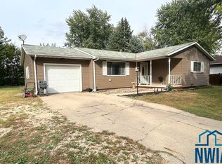1711 Tulip Ln, Storm Lake, IA 50588
