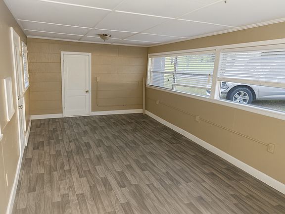 3rd image of 2106 Melton Ave