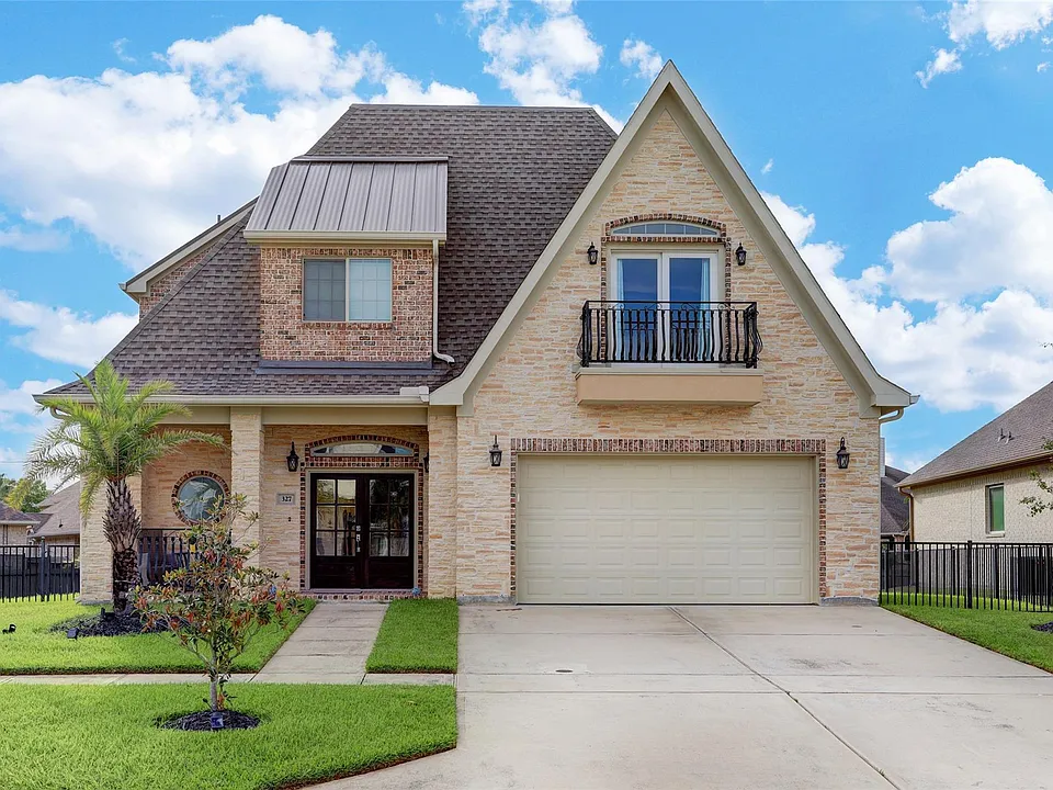 327 Twin Timbers Ln