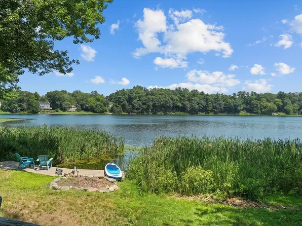 115 Pleasant St, Wenham, MA 01984