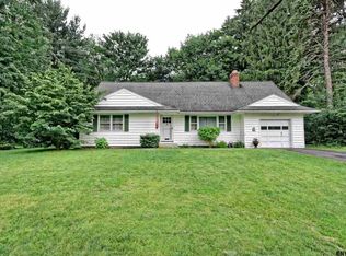 4 Maple Ridge Ave, East Greenbush, NY 12061