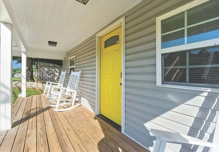 920 Anderson Rd — Photo 2