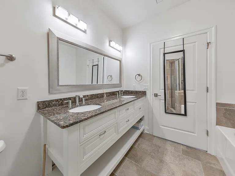 901 Abernathy Rd #1 — Photo 38