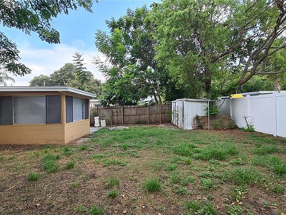 5th image of 11452 104th St