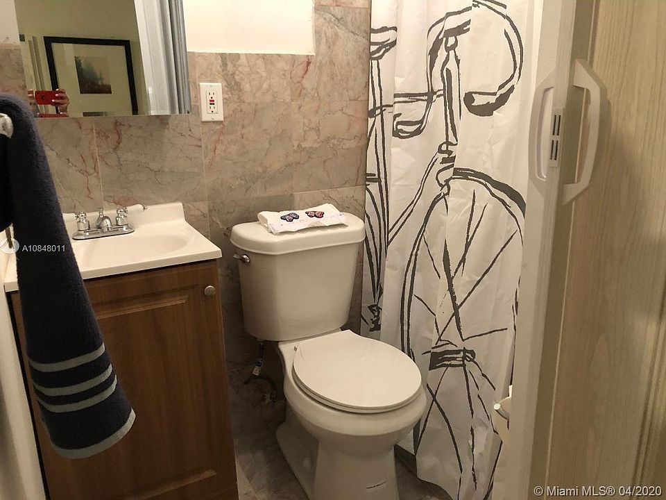 2nd image of 13875 NE 16th Ave #1