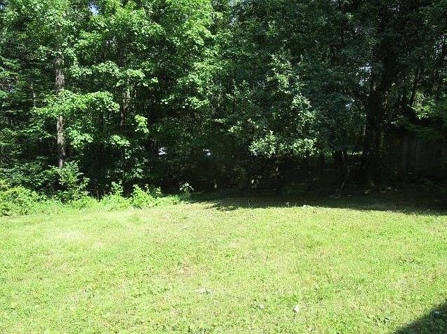 2nd image of 111 Paradise Ln