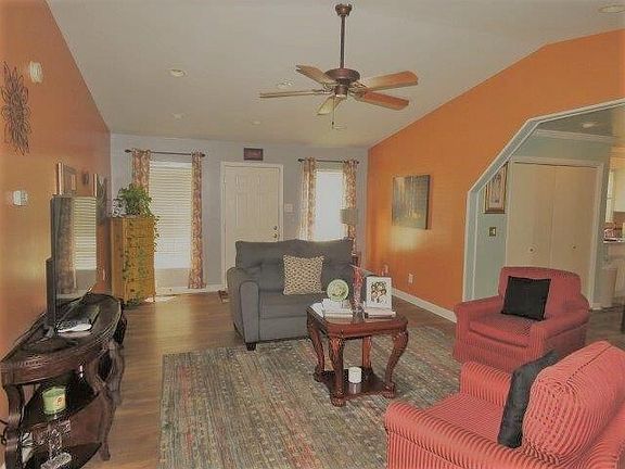 4th image of 241 Westwood Ave
