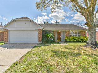 15606 Pilgrim Hall Dr, Friendswood, TX 77546