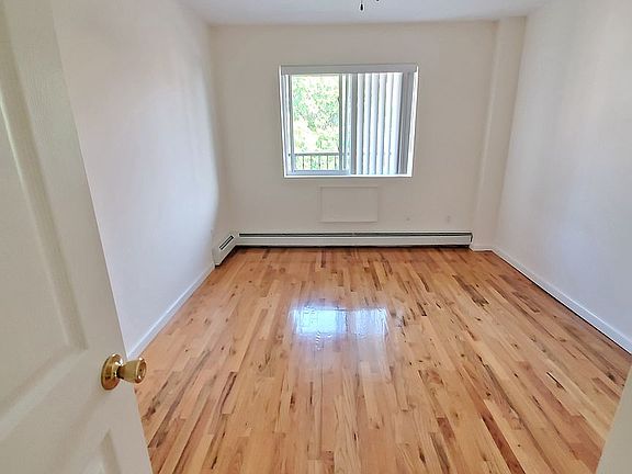 4th image of 25-36 27th St #B2