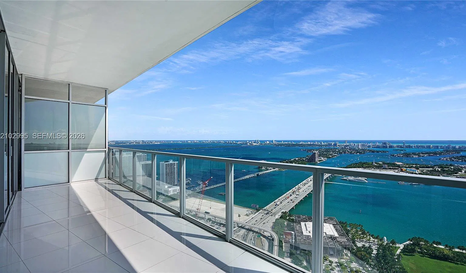 Marquis Condo — Photo 3