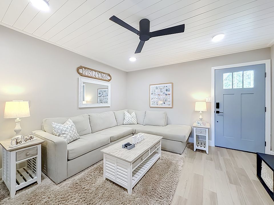 Full sized, sectional couch to relax watching TV or reading a book.