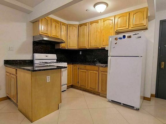 3rd image of 328 Broome St #3R