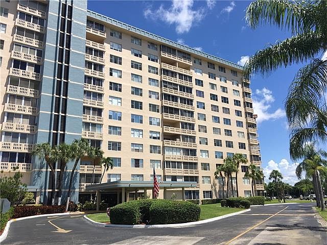 1st image of 4001 Hillcrest Dr #402-405