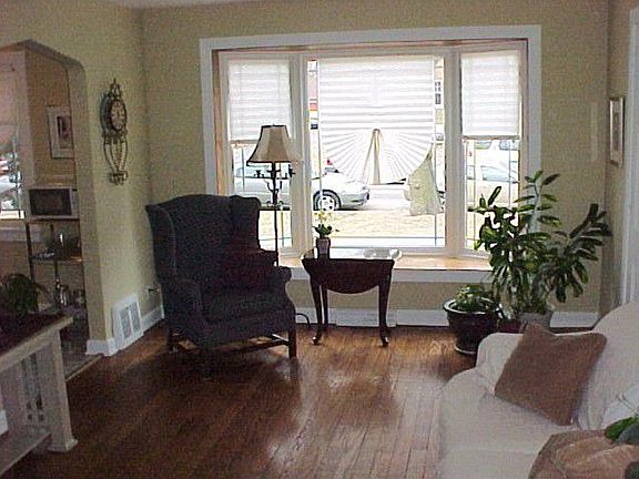2nd image of 3137 Ernst St