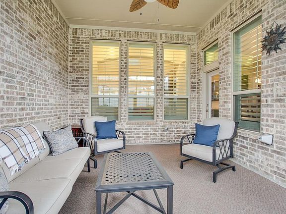 4th image of 229 Birdcall Ln