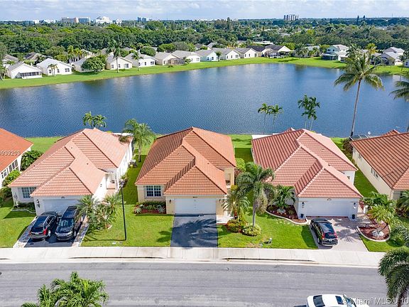 3rd image of 8925 S Lake Park Cir S