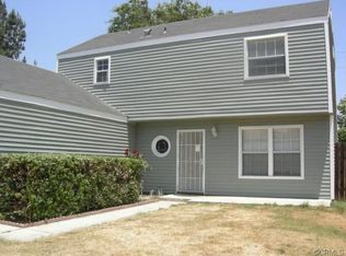 966 Oak Glen Ln, Colton, CA 92324