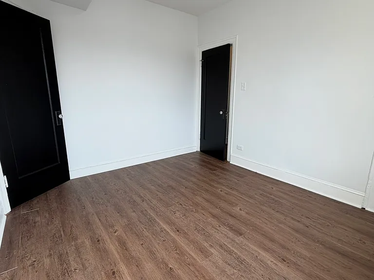 7712 S Jeffery Blvd #3 — Photo 12