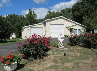 524 E Main St, Buda, IL 61314