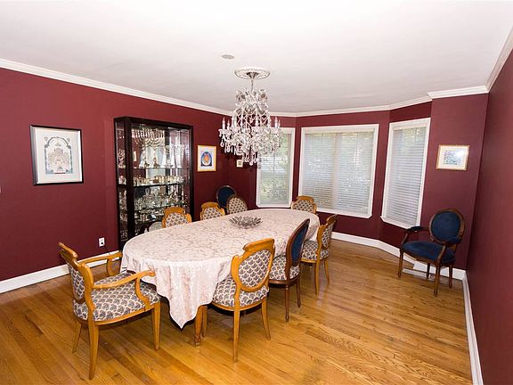 5th image of 4530 Waldo Ave