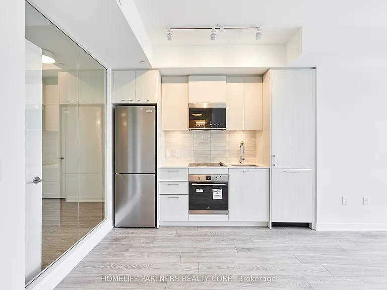 10 Oak St #1107 — Photo 3