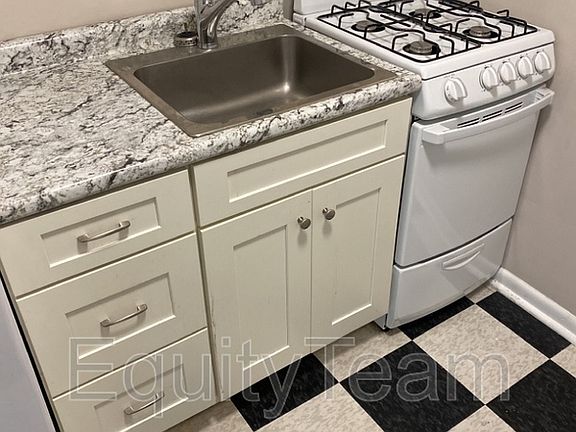 4th image of 4126 Sibley Ave APT 1