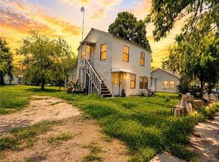 409 N Avenue D, Waelder, TX 78959