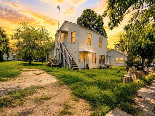 409 N Avenue D, Waelder, TX 78959