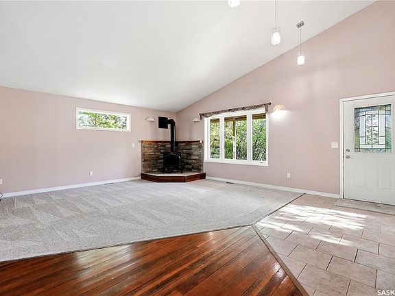 5th image of 242 Woodlawn AVENUE