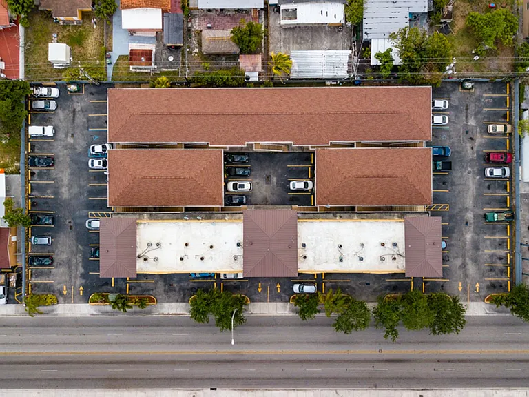 Kina Hialeah Apartments — Photo 1