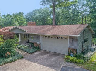 7890 Cottonwood Dr, Jenison, MI 49428
