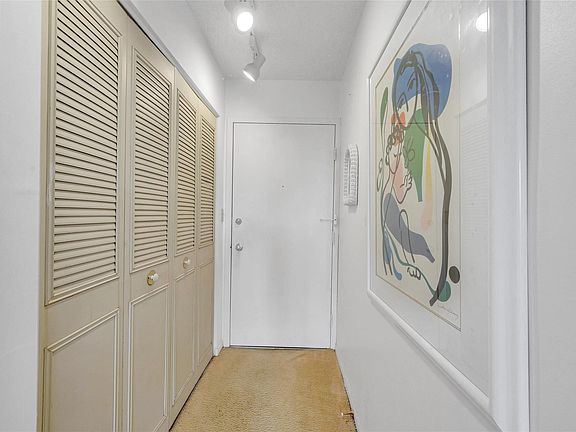 4th image of 1600 SE 15th Street #409