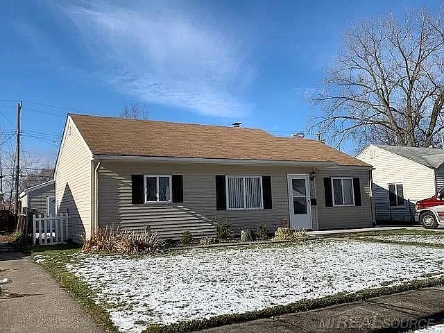 1st image of 26731 Belanger St