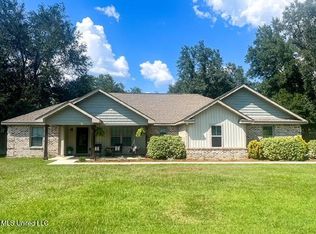 22011 Northview Dr, Moss Point, MS 39562