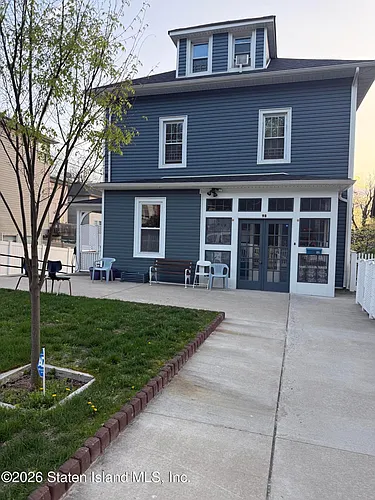 98 Franklin Ave Photo 1