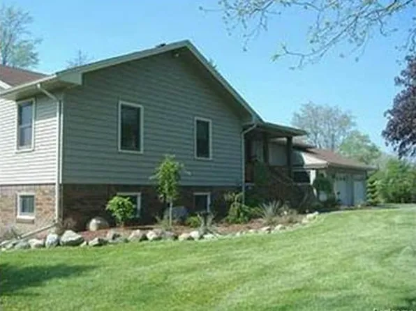 8710 Brookville Rd, Plymouth, MI 48170