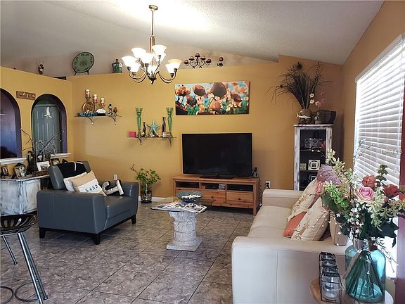 3rd image of 333 Cocoa Ct