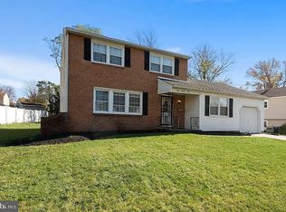 522 Oakview Ct, Mount Laurel, NJ 08054