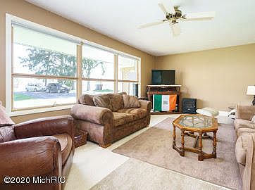 5th image of 800 Sunset Dr