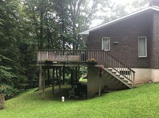 1085 Maple St, Pottsville, PA 17901