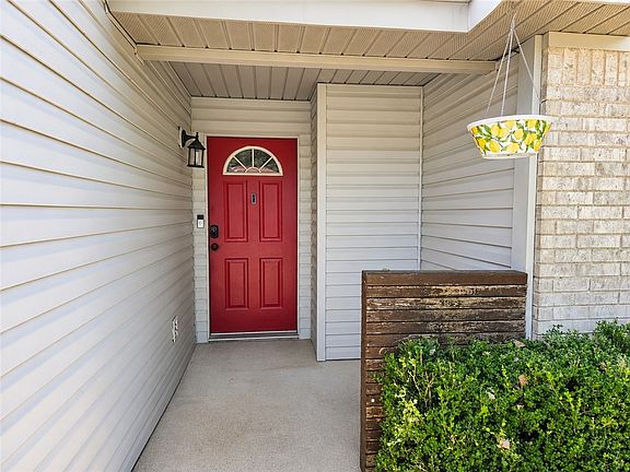 3rd image of 117 Samantha Ct
