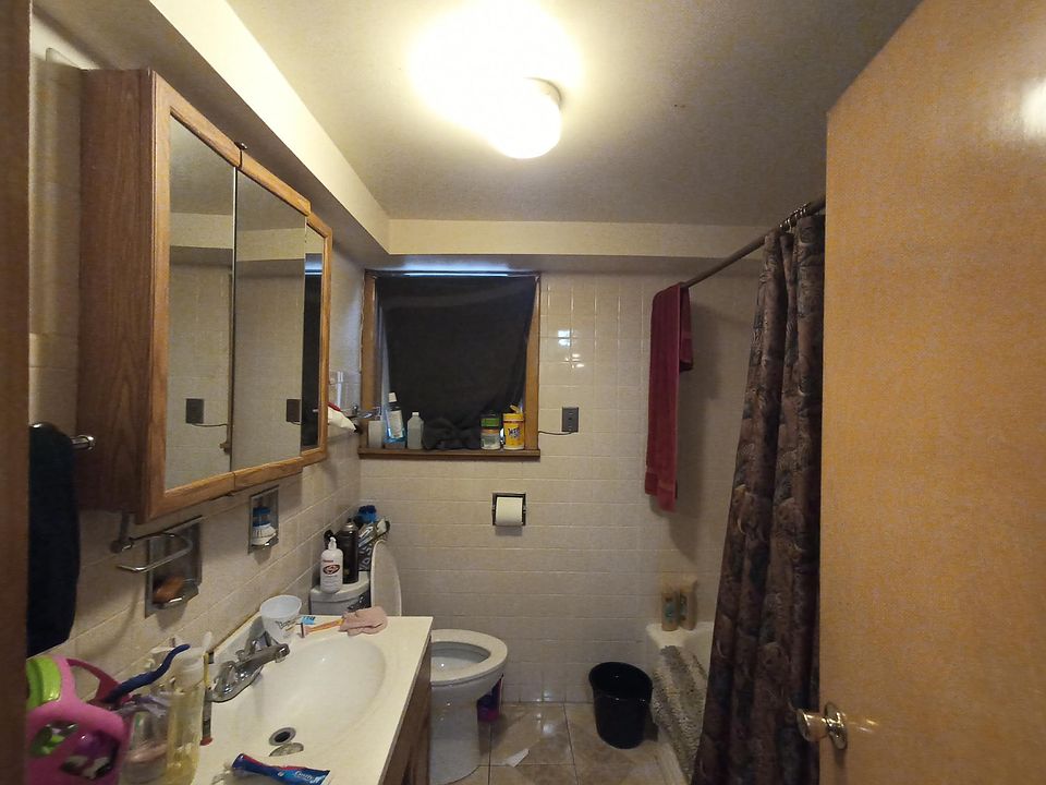 2nd image of 6012 W Eddy St #Bf